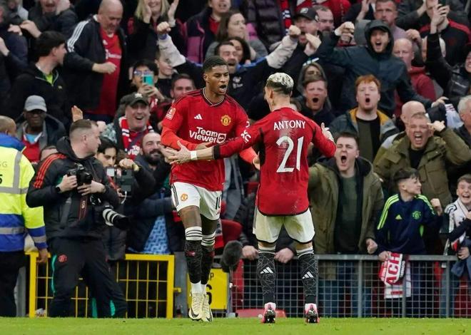 曼联表现低迷，主教练下课传闻四起