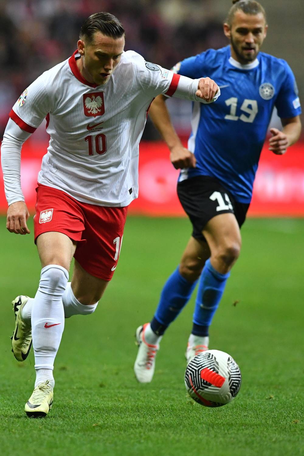 雷火电竞下载-爱沙尼亚队在欧洲杯比赛中争夺胜利