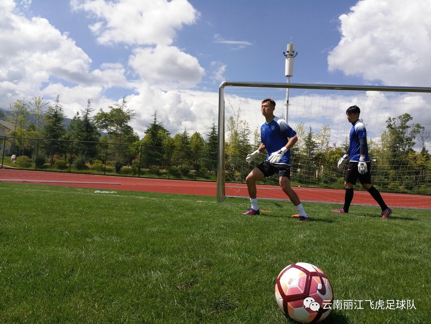 雷火电竞入驻-呼和浩特男篮签下后备球员备战