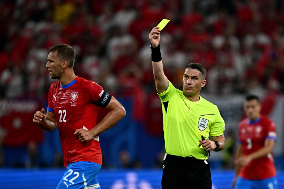 荷兰队力克捷克晋级欧国联四分之一决赛