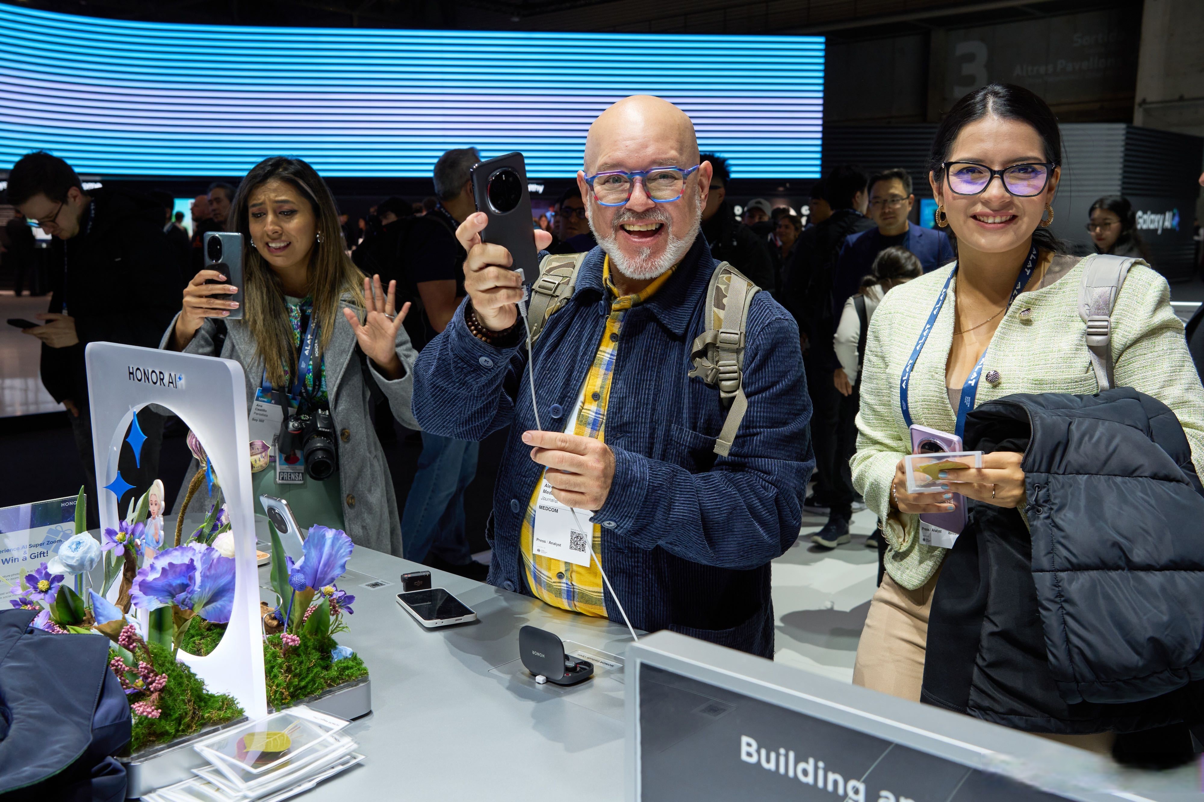 巴塞罗那全面领先，稳步晋级