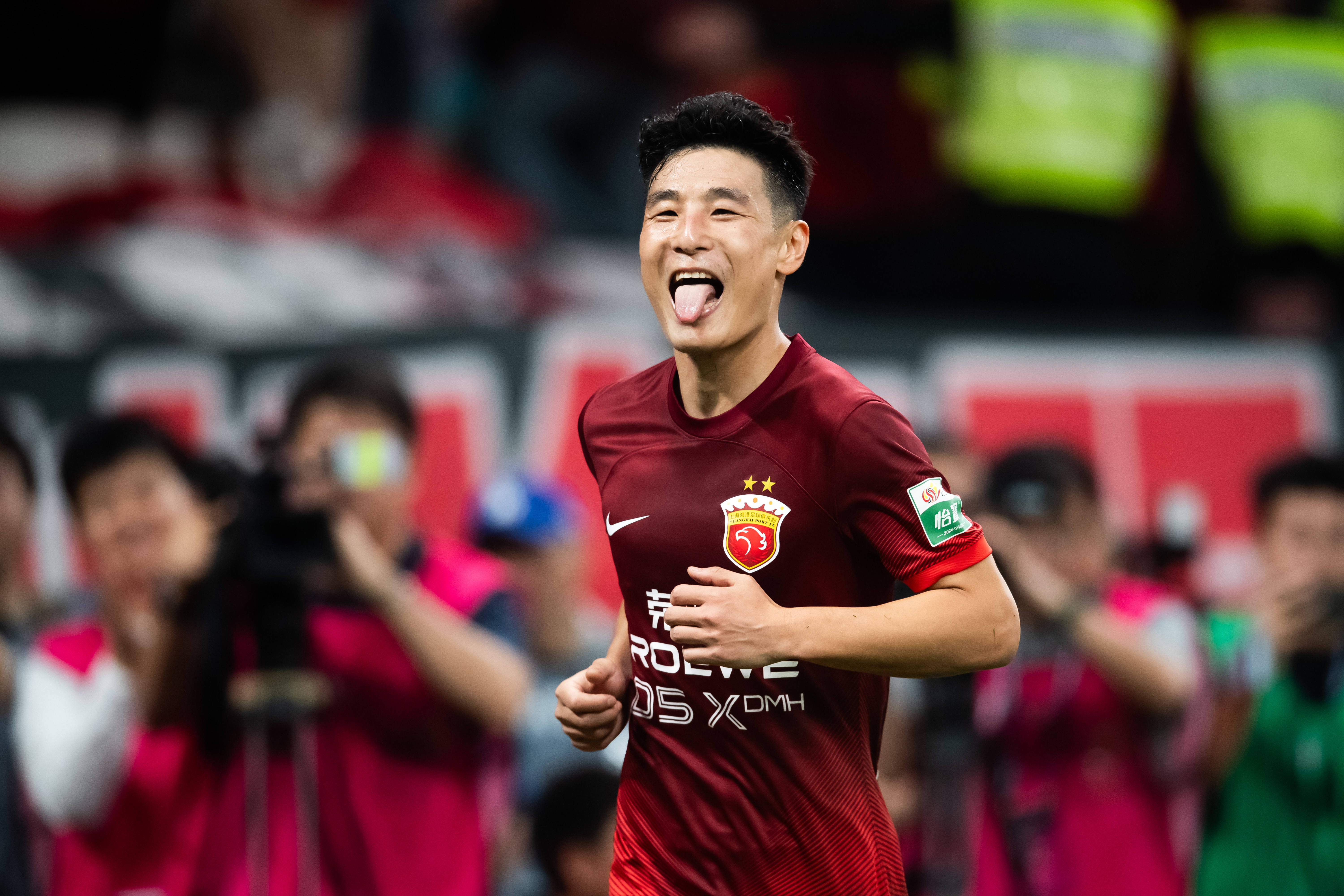 雷火电竞亚洲先驱-中超联赛新赛季开启，谁能夺得冠军荣耀？