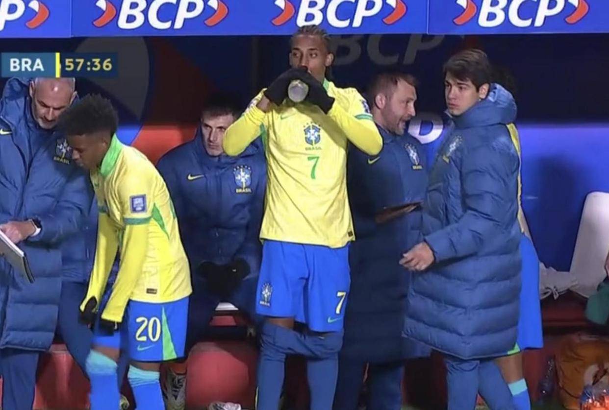 南美球队在半决赛中展现团队默契