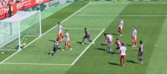 关于沃尔夫斯堡逆袭击败对手，稳坐积分榜榜首的信息