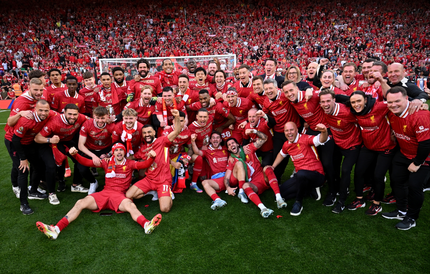 奥地利中场球员助力团队获胜