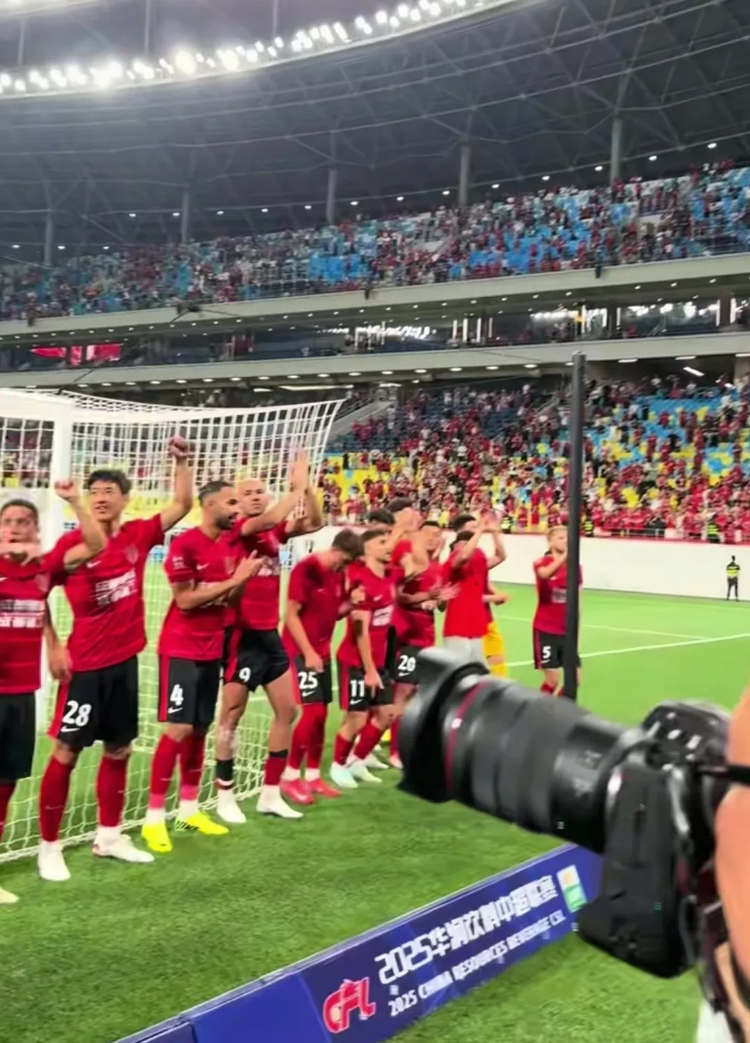 美国女足大胜泰国，领跑小组