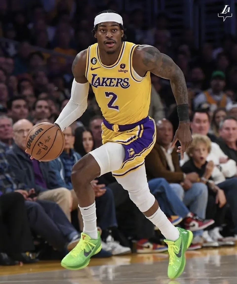 关于爵士队战术调整得当，逐渐进入正轨的信息