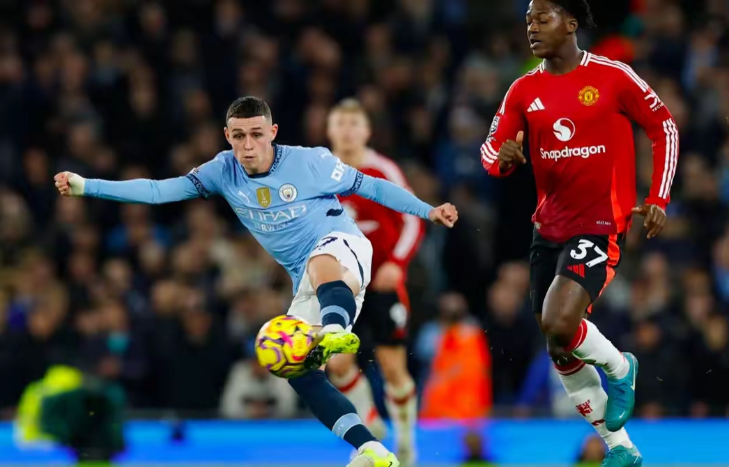 包含荷兰险胜曼城，库尔图瓦高光表现的词条