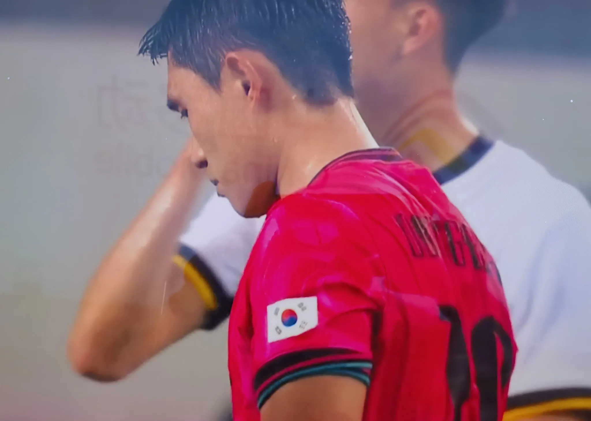 韩国队横扫印尼队，李梓嘉点燃赛场