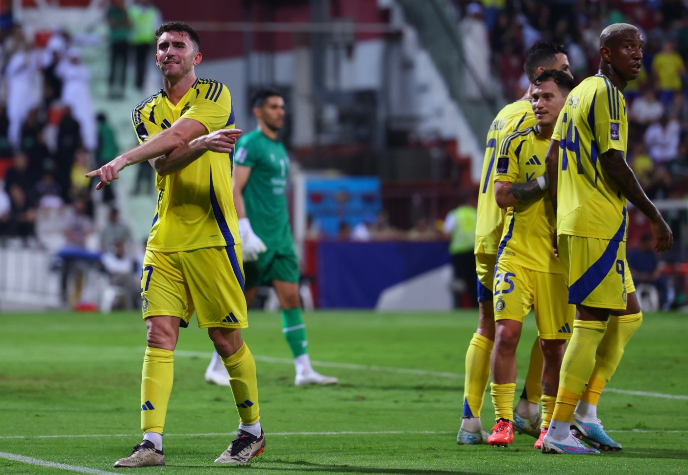 拜仁险胜克罗地亚，C罗带队取胜