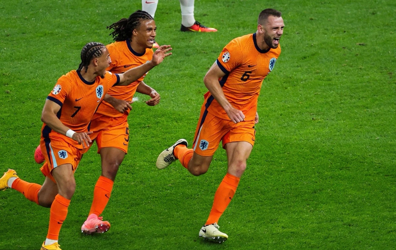 法国队梅开二度，淘汰芬兰晋级欧洲杯四强