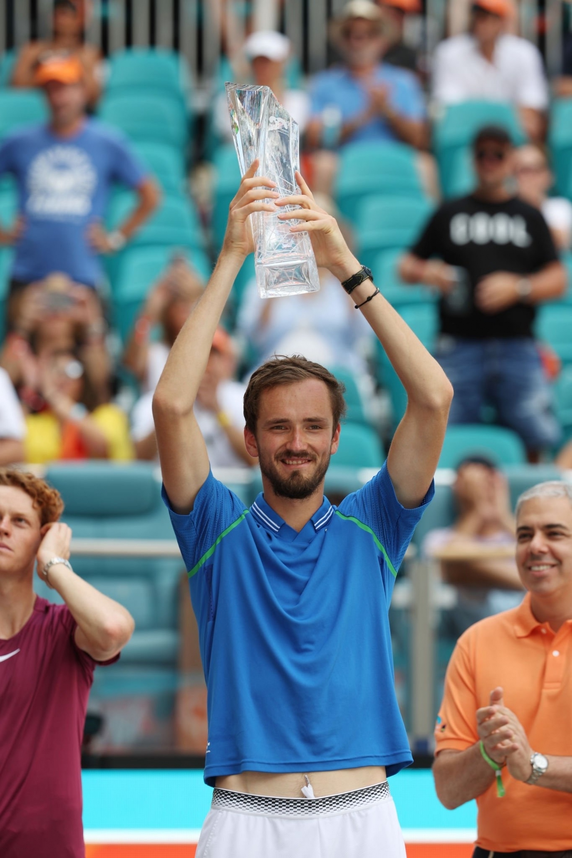 雷火电竞简介-拉沃尔杯轻取ATP总决赛，梅德韦杰夫刷新纪录