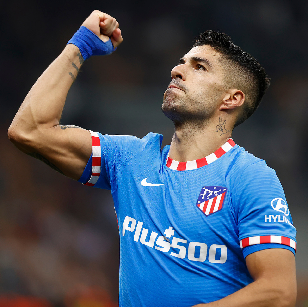 马赛横扫马德里竞技，苏亚雷斯状态火热