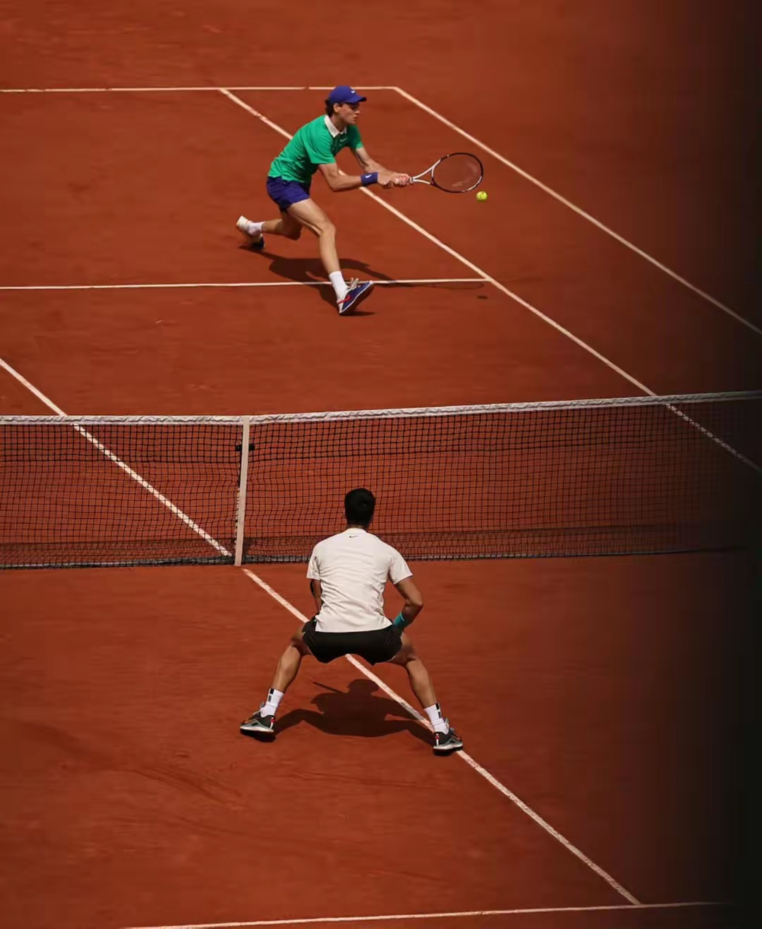 法网险胜ATP总决赛，辛纳扛起全队