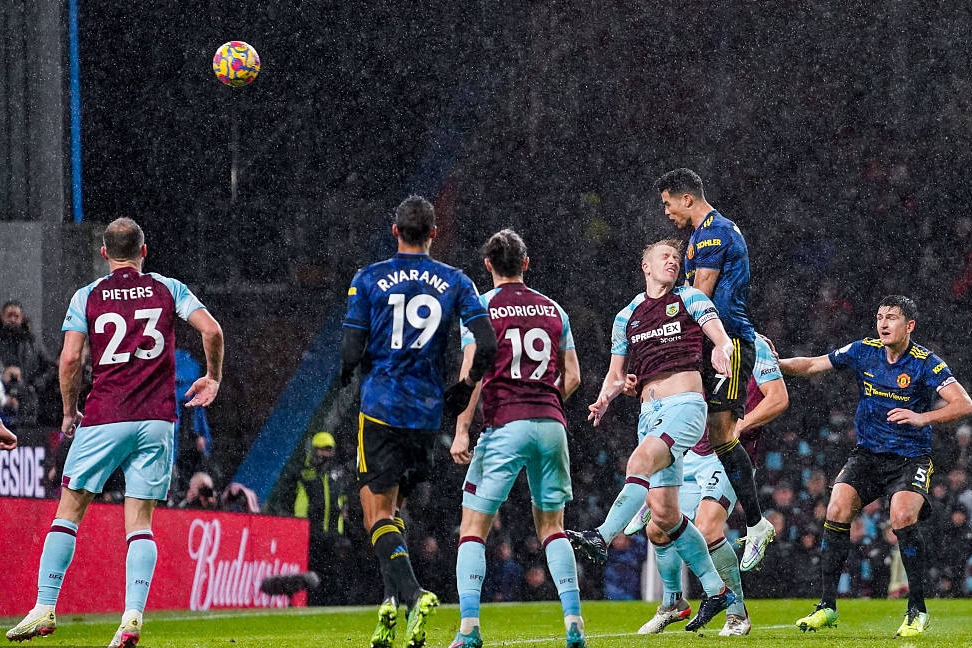 西汉姆联主场逼平，延续不败状态