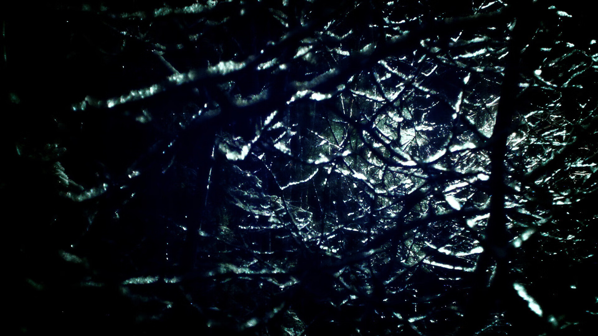 雷火电竞亚洲先驱-灰熊筑墙围困东契奇，詹姆斯末节封神破质疑