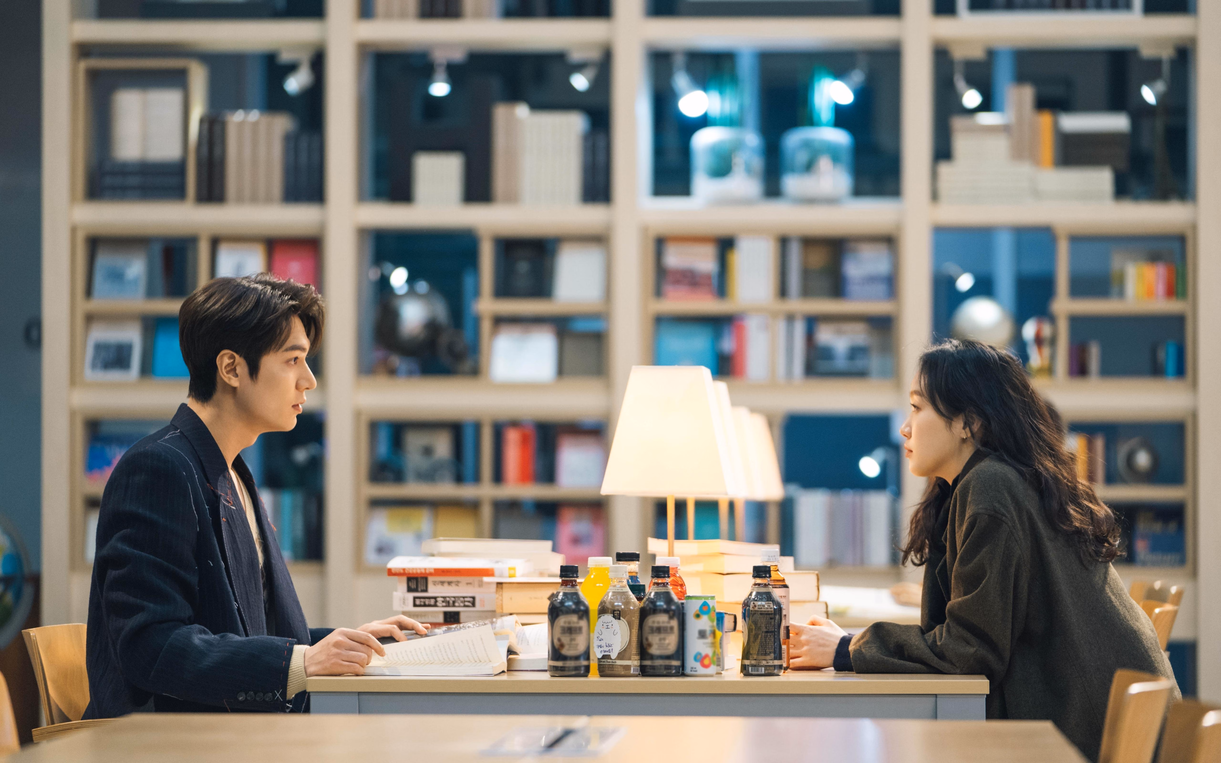 老鹰啄穿西部荒原,戈贝尔的沉默统治,当铁幕在篮筐之上落下