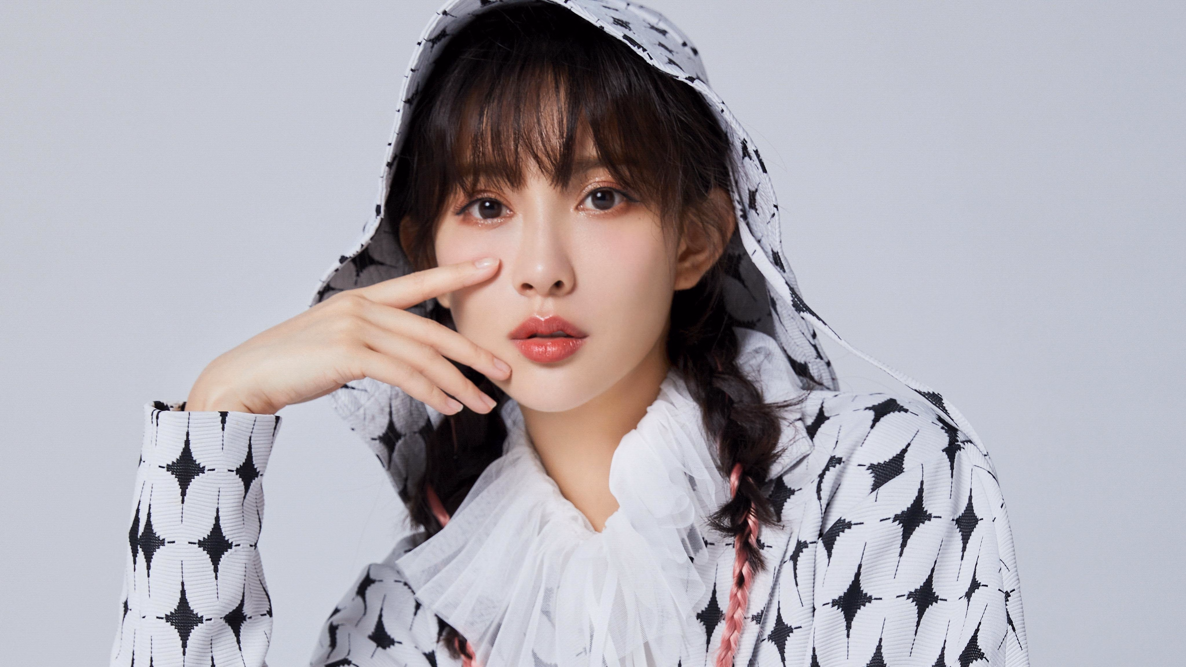 雷火电竞简介-钢铁淬炼时，当德甲沙拉盘与CBA疆粤战同时奏响逆转狂想