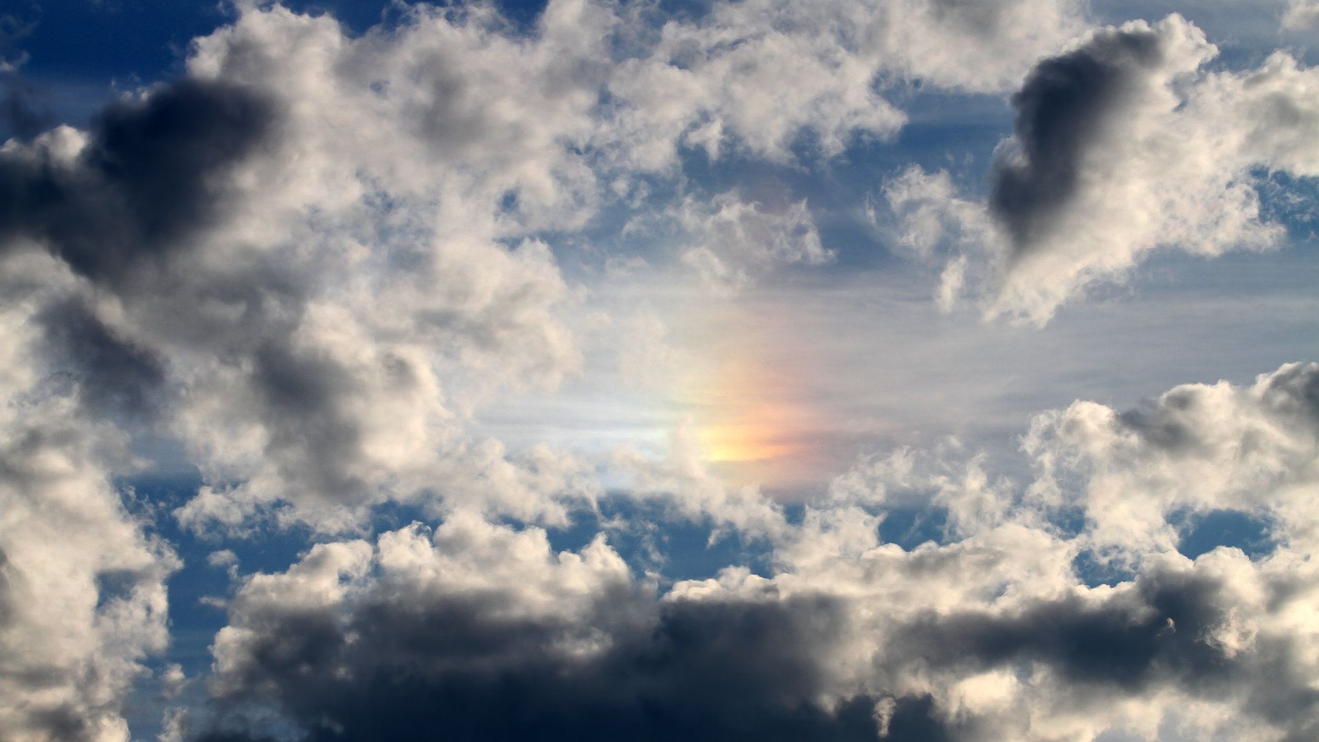 雷火电竞充值-冰冷防守铸就火焰时刻，霍勒迪如何燃尽广厦的天空