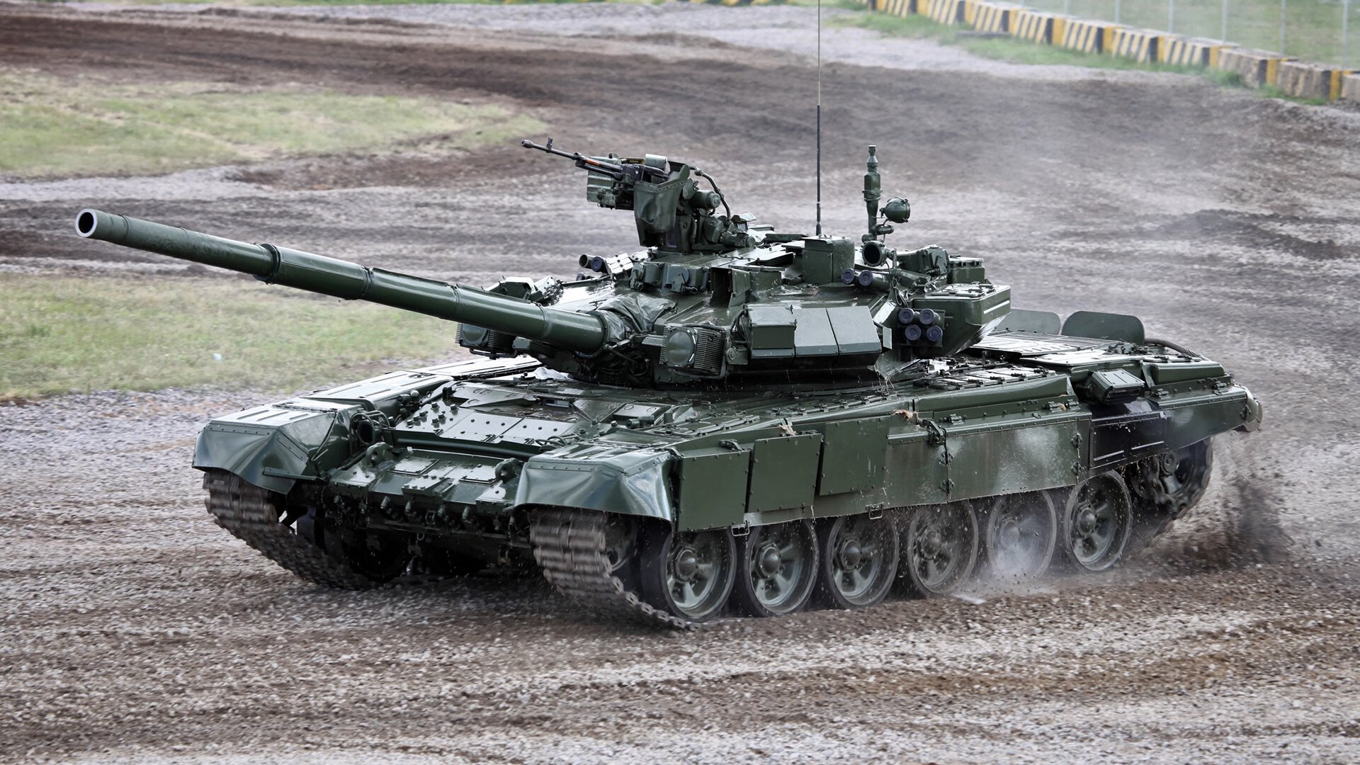 沸腾之夜,新疆戈壁上唯一的孤岛