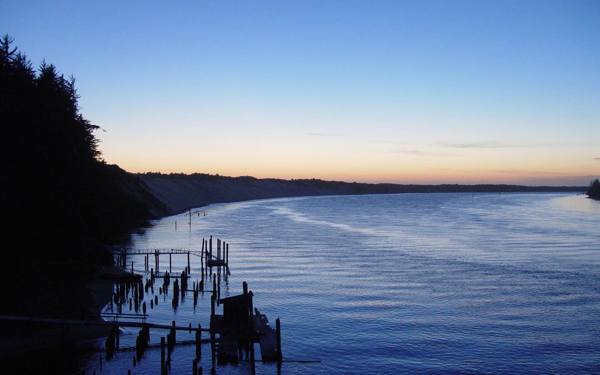 雷火电竞主播-跨界焦点，当NBA季后赛的硝烟遇上欧冠的冷门—爱尔兰绿衫军斩落马德里竞技的隐喻之夜