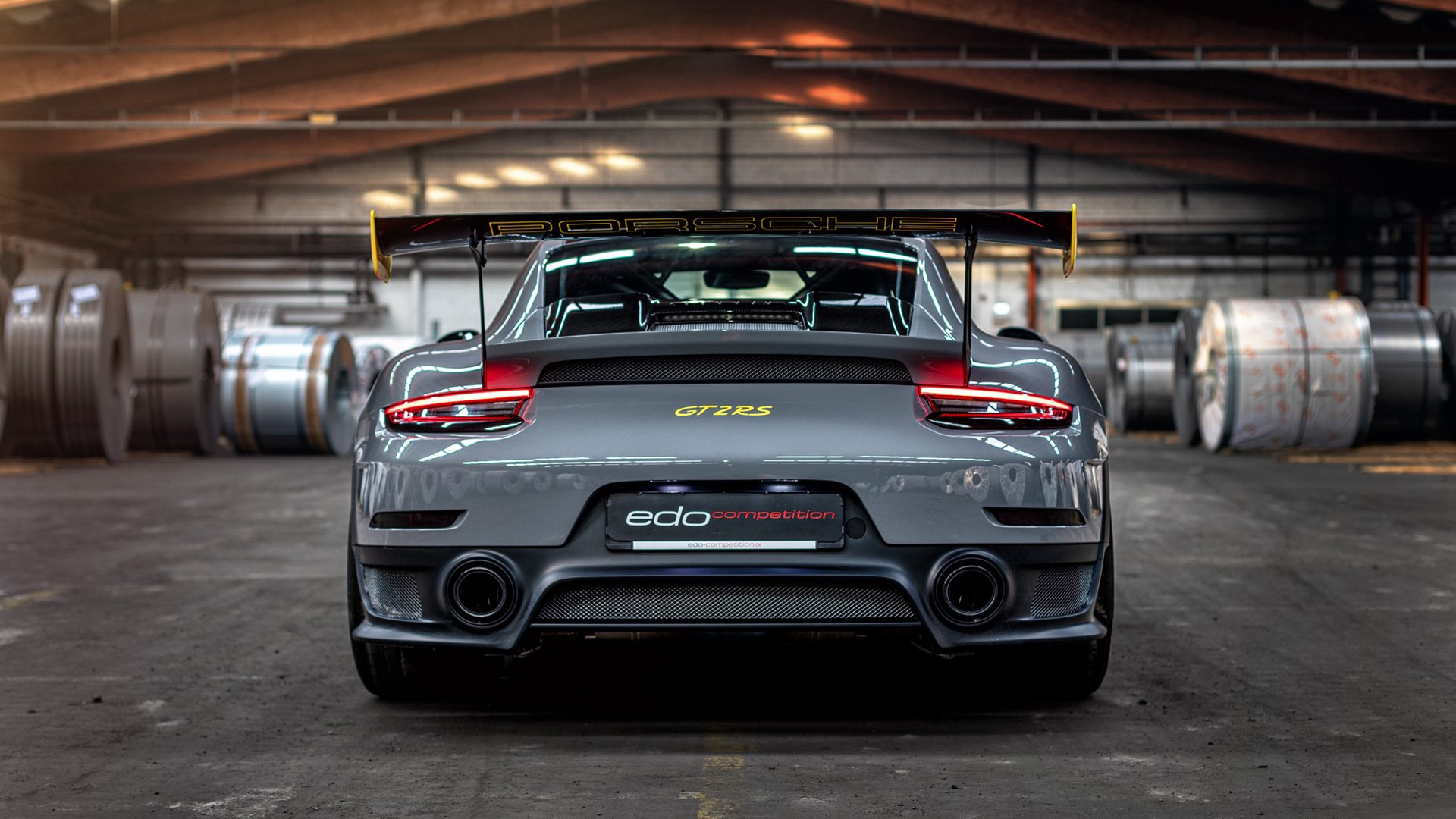 孤岛间的回声，那个夜晚，当伯纳乌的星光与安菲尔德的歌声共振