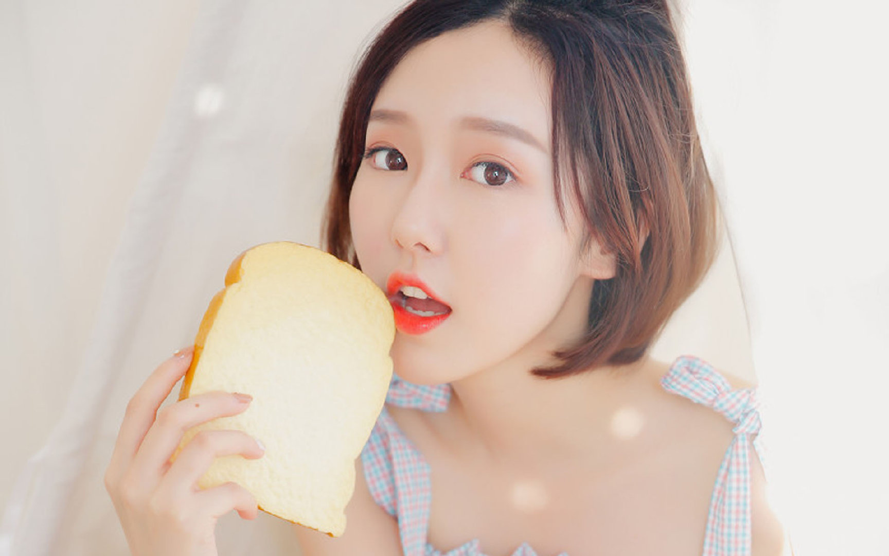 鹰啸洪水,当拉文的刀锋切开悬念,活塞的铁蹄已踏碎纽约