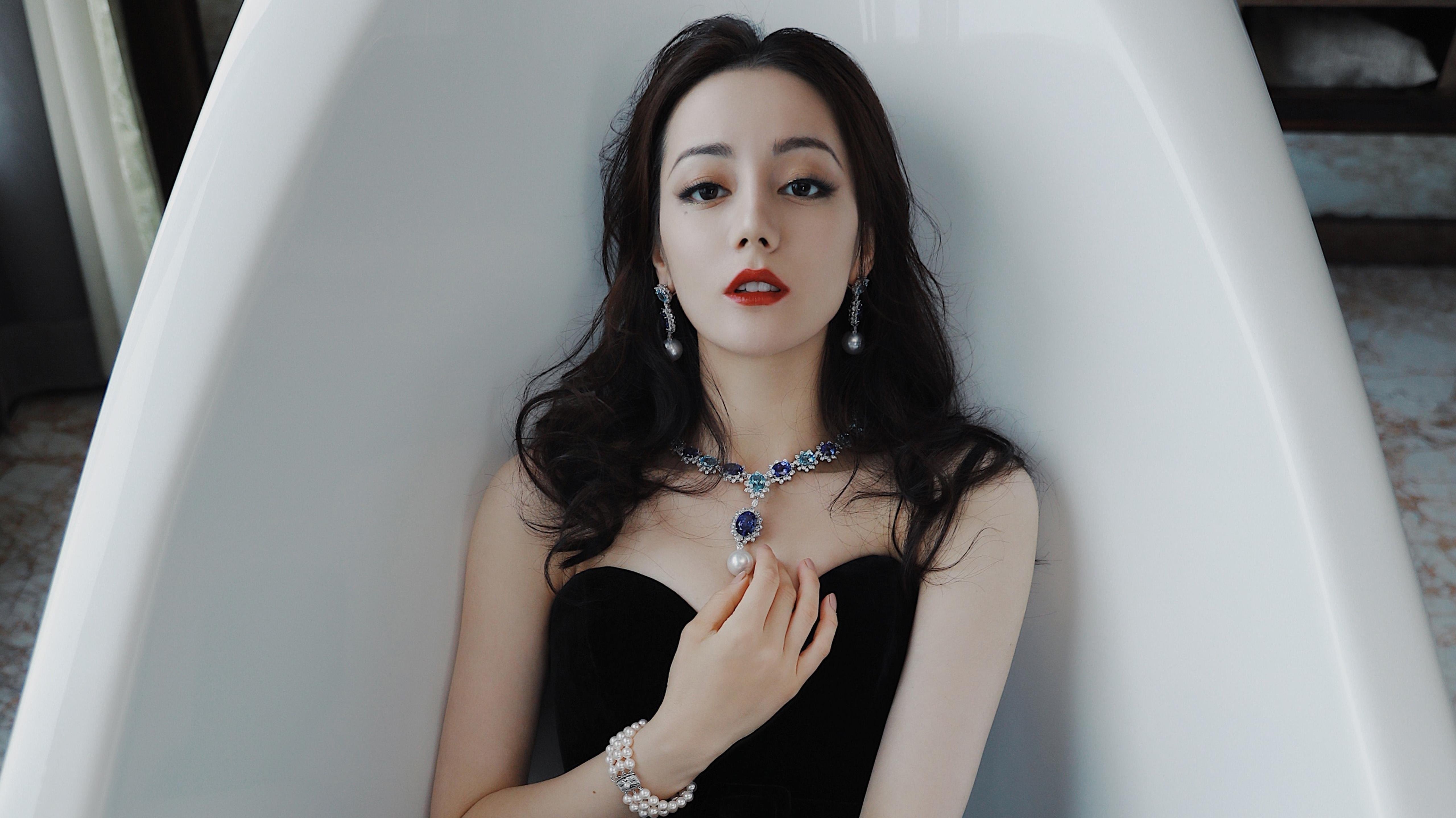 这是一篇为您定制的文章，结合了唯一性、关键战、大胜与传奇等元素。为了体现比赛的戏剧性和唯一性，我构思了一个带有时间跨越和宿命对决感的标题